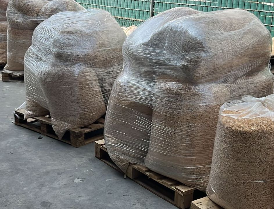 Free Sawdust (Self-Collection only)